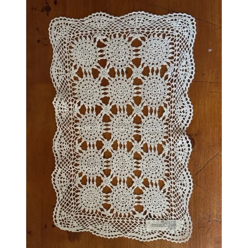 Vintage Lace Doily Set Metallic Thread Round & Rectangular Table Linens - Picture 6 of 14